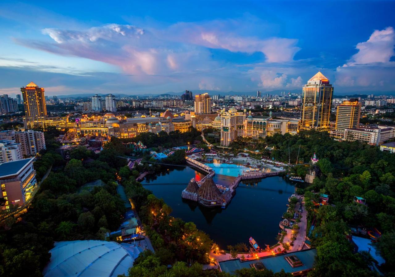 Sunway Resort Hotel Петалинг Джая Екстериор снимка Putrajaya skyline